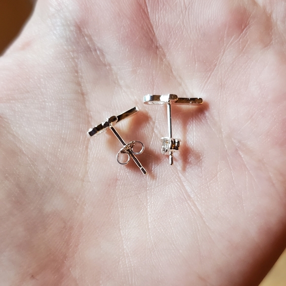 NWOT Silver Ankh Cross Stud Earrings - Picture 12 of 13